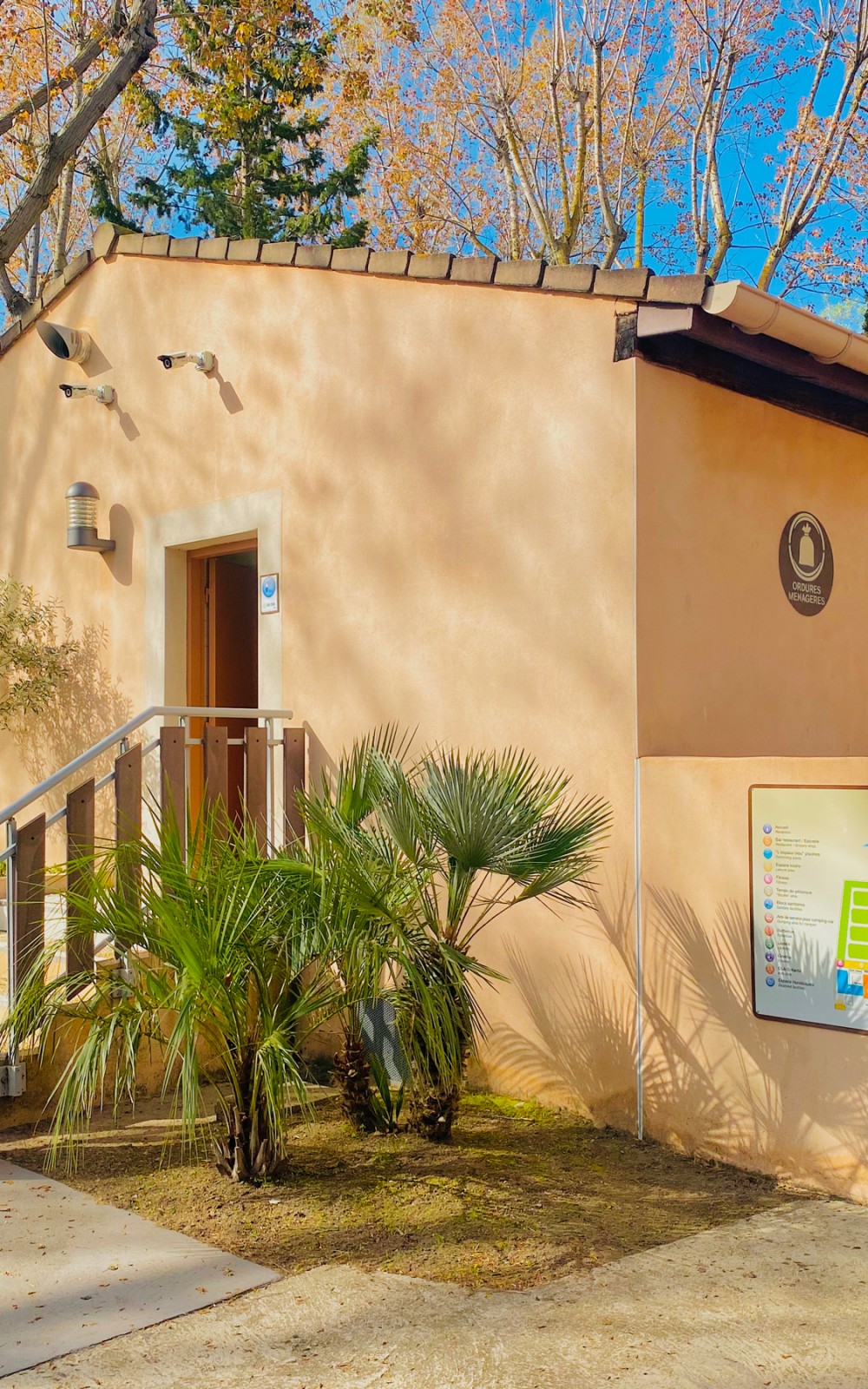 Bloc Sanitaire au printemps