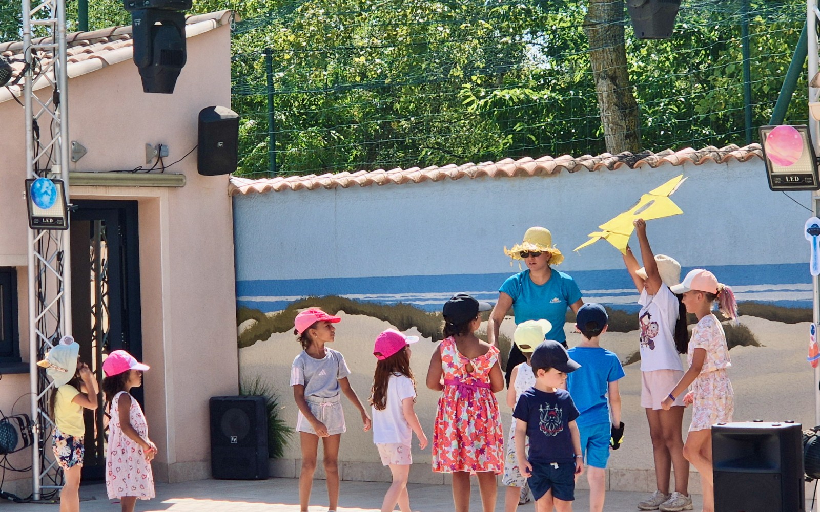 Club enfants en pleine action, été 2025