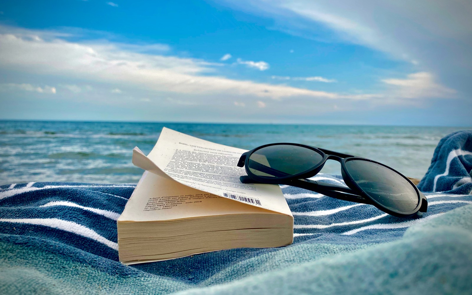 Lire sur la plage - Grau-du-Roi