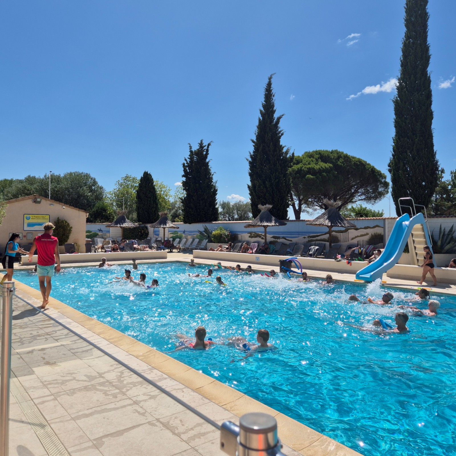 Cours d'aquagym au camping
