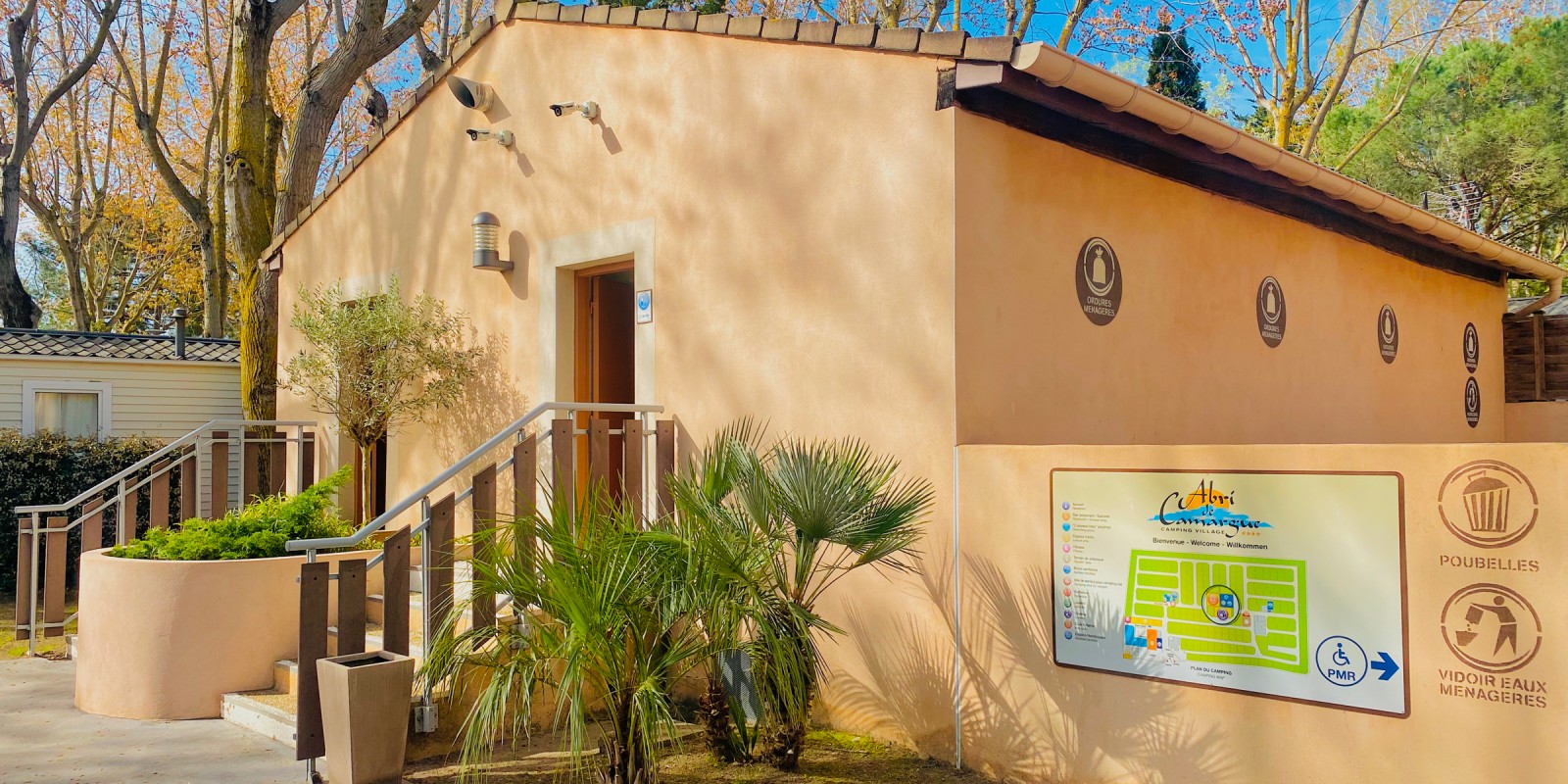 Bloc Sanitaire au printemps