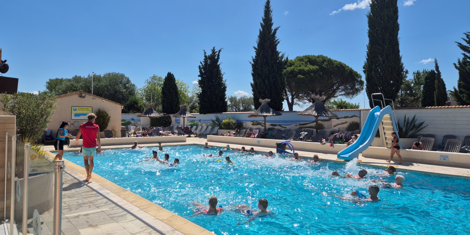 Cours d'aquagym au camping