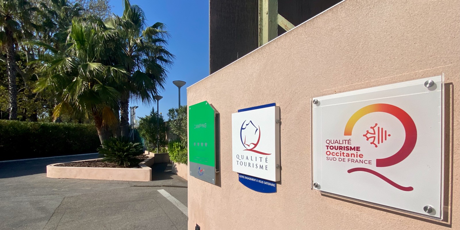 Photo des labels qualité du Camping Abri de Camargue