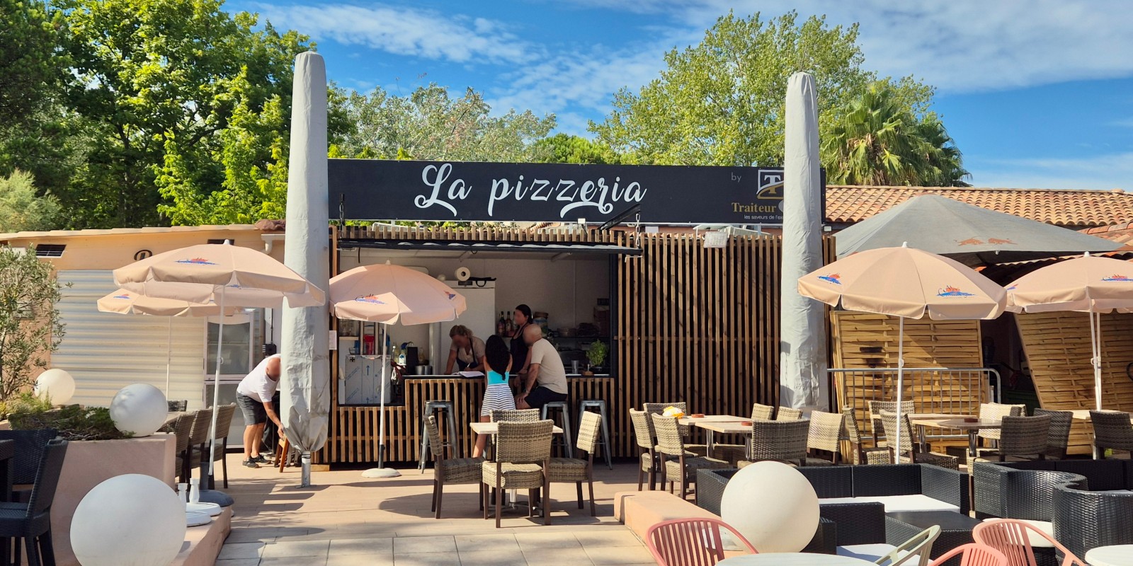 Restauration éphémère fin été 2025 — le Sud