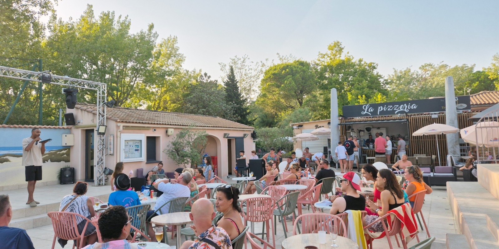 Terrasse de la restauration éphémère août 2025