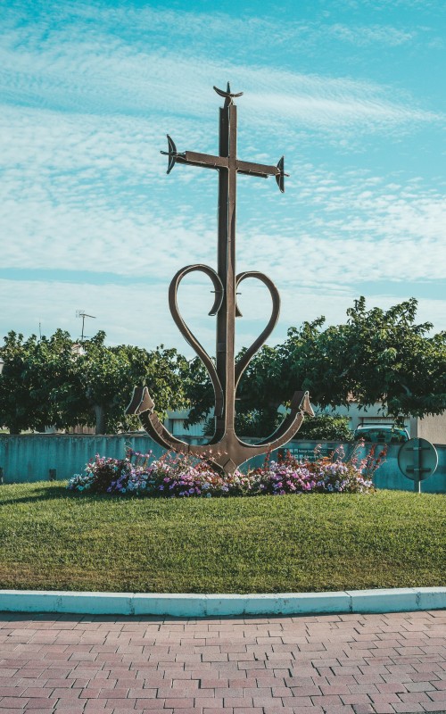 Croix de Camargue (Filiz Elaert @Unsplash)