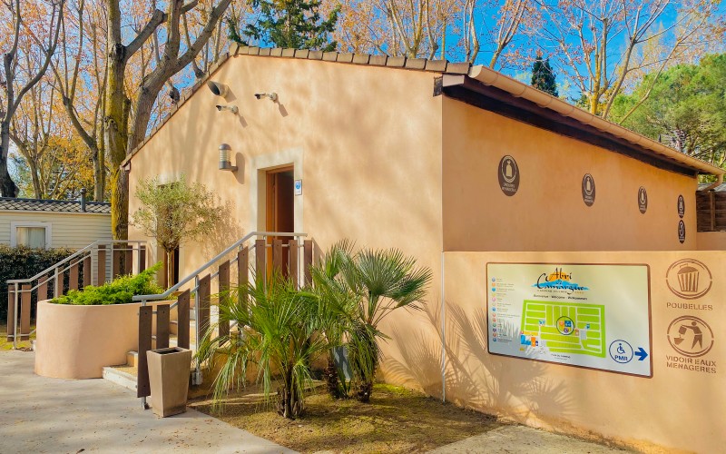 Bloc Sanitaire au printemps