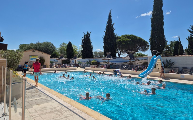 Cours d'aquagym au camping