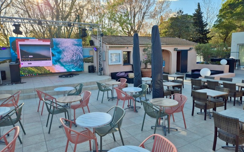 La terrasse du restaurant le Sud vous accueille en 2026