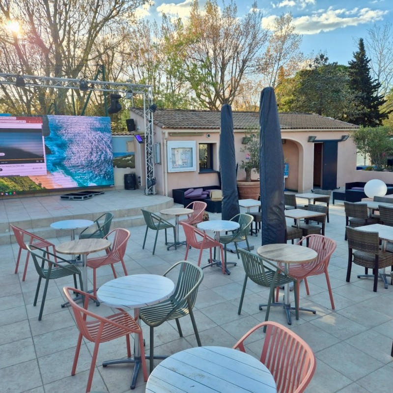 La terrasse du restaurant le Sud vous accueille en 2026