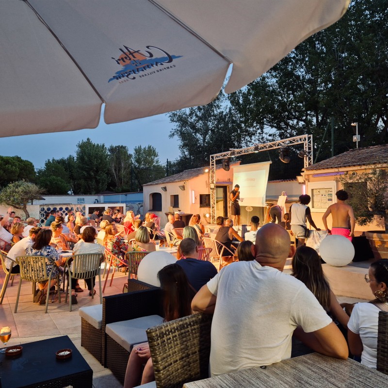 Soirée au camping Abri de Camargue été 2025