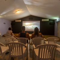 Une salle de "cinéma" diffuse chaque jour un film différent
