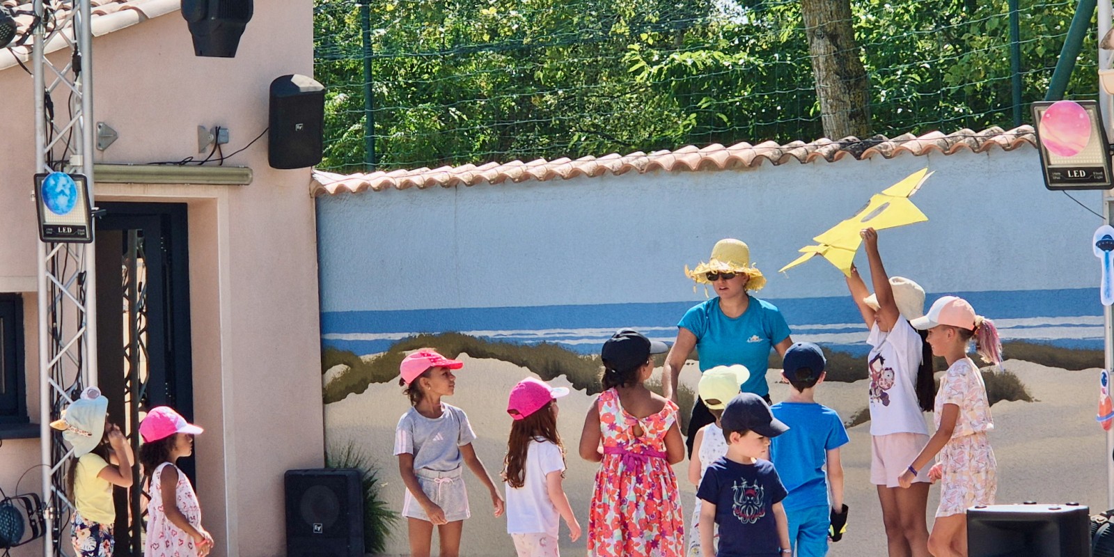 Club enfants en pleine action, été 2025