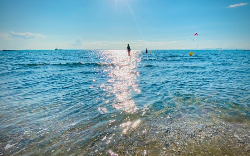 Plage Sud de Port-Camargue, eau claire et spot kite-surf