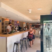 Bar du camping remis au goût du jour en 2026